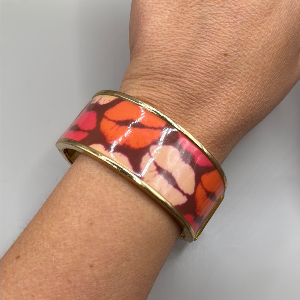 Vintage Gold Tone Lips Large Cuff Bangle Statement Bracelet
